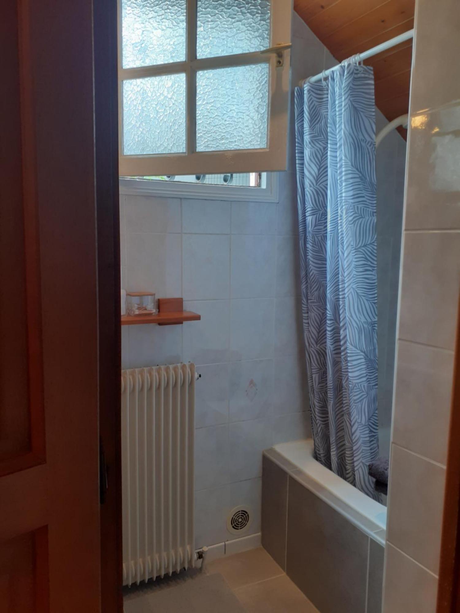 Au Bosquet, Chambre Et Salle De Bains Avec Petit Dejeuner A 600 M Du Centre Dans Un Cadre Calme Et Verdoyant Salies-de-Bearn Bagian luar foto